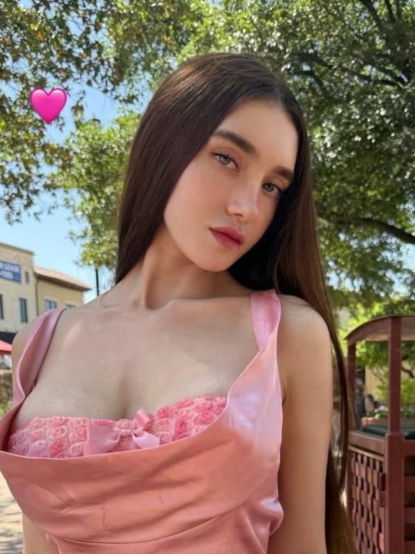 Claudia Moon la compañía perfecta para tus momentos especiales 1 Mis Fotos